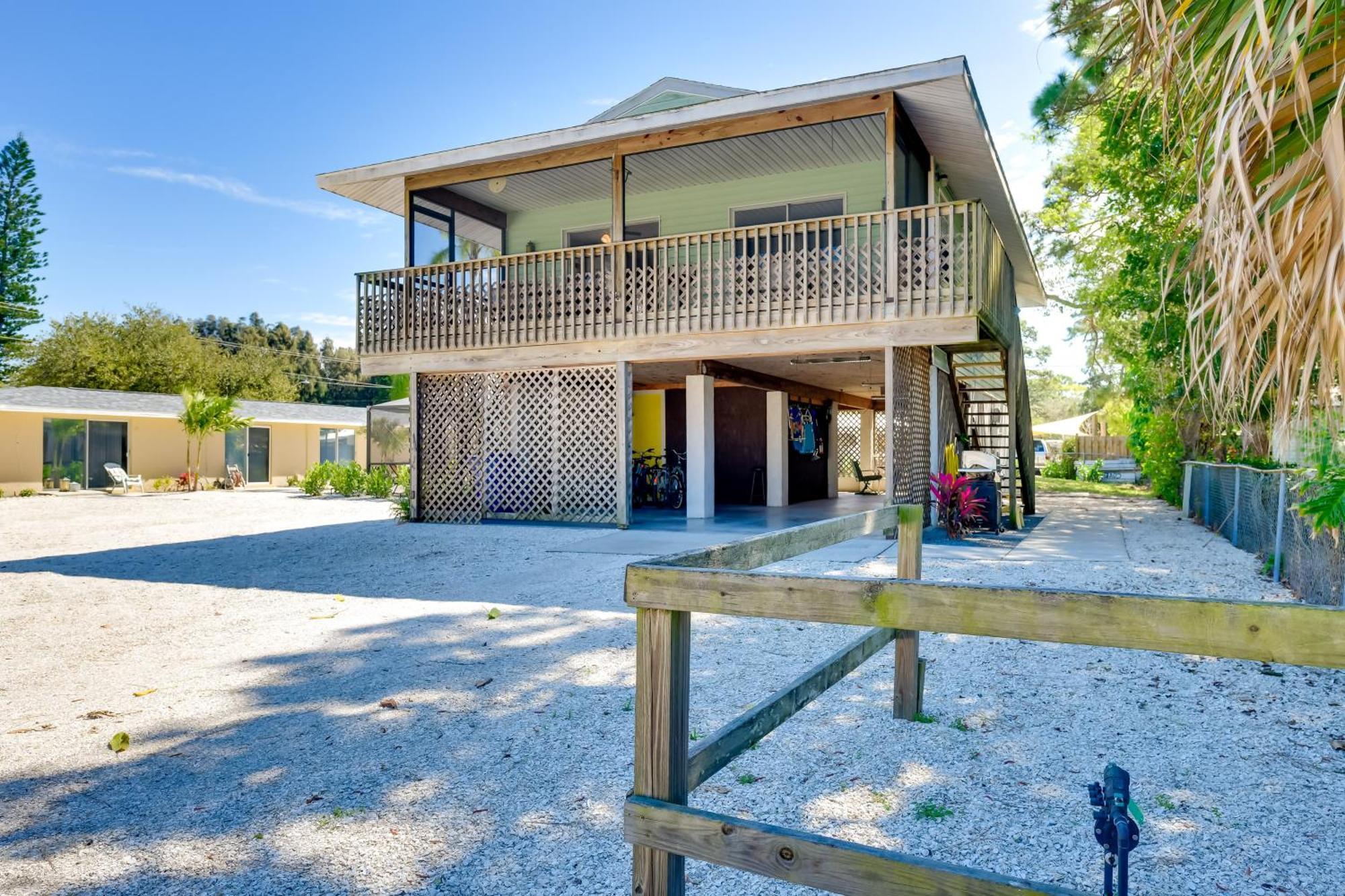 Coastal Oasis With Shared Pool, 2 Mi To Beach! Englewood Kültér fotó